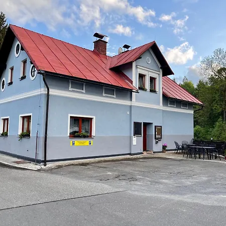 Konukevi U Zemanku 3*